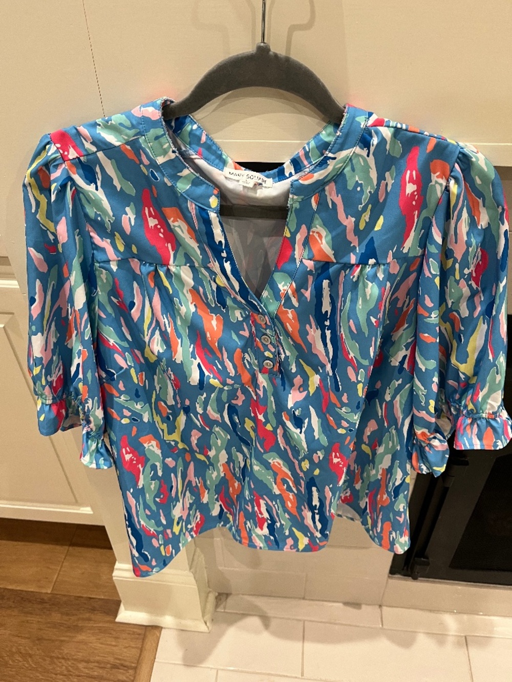 Mary Square top size large